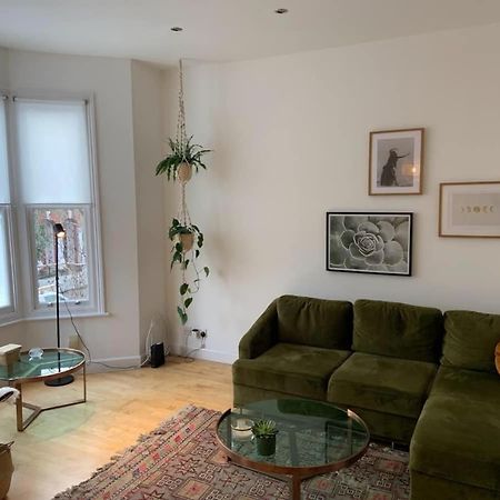 Lovely Spacious 1-Bedroom Flat In Tufnell Park Close To Central London Bagian luar foto